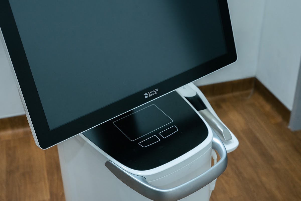 Dentsply Sirona digital dental scanner at Bali International Dental Center